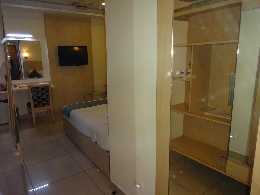 Hotel Southern Grand Vijayawāda Екстериор снимка