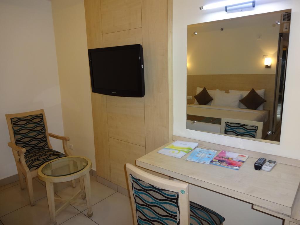 Hotel Southern Grand Vijayawāda Екстериор снимка