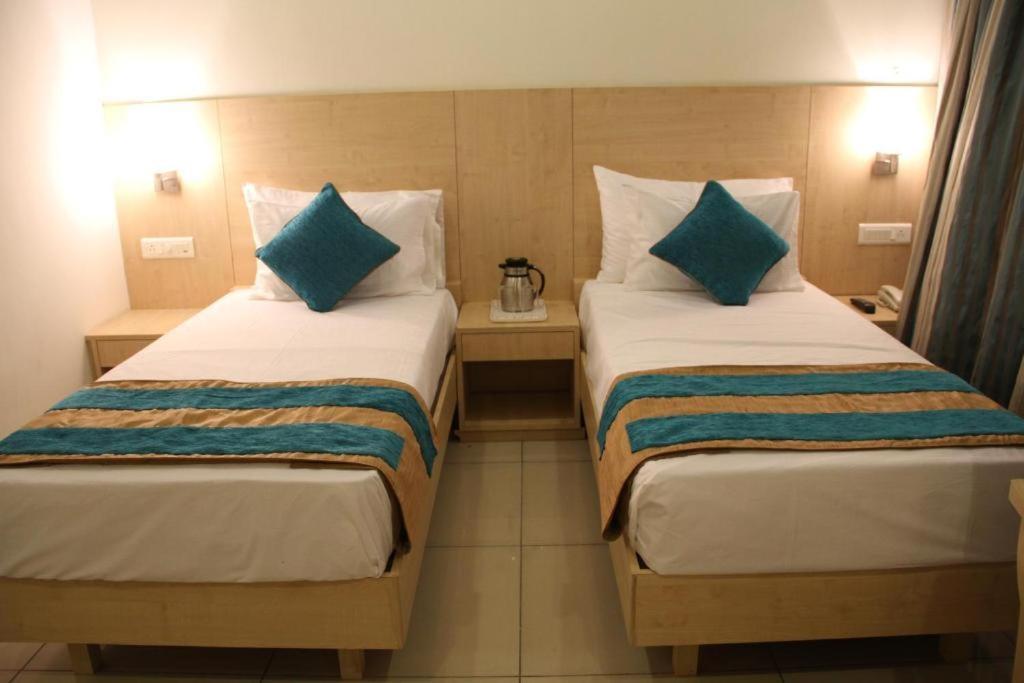 Hotel Southern Grand Vijayawāda Екстериор снимка