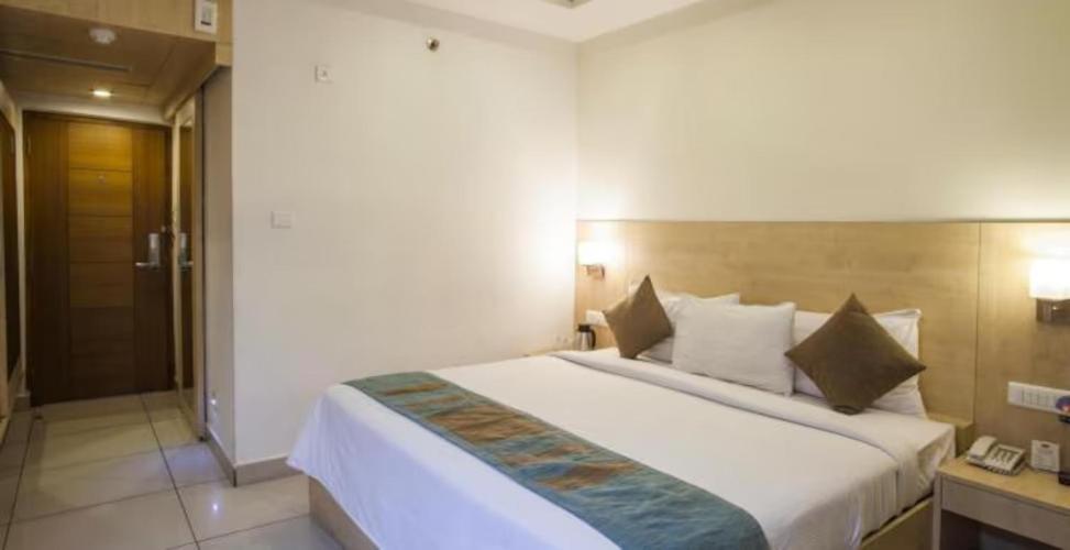 Hotel Southern Grand Vijayawāda Екстериор снимка