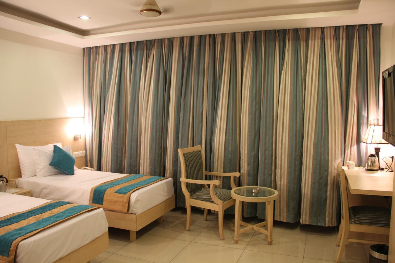 Hotel Southern Grand Vijayawāda Екстериор снимка