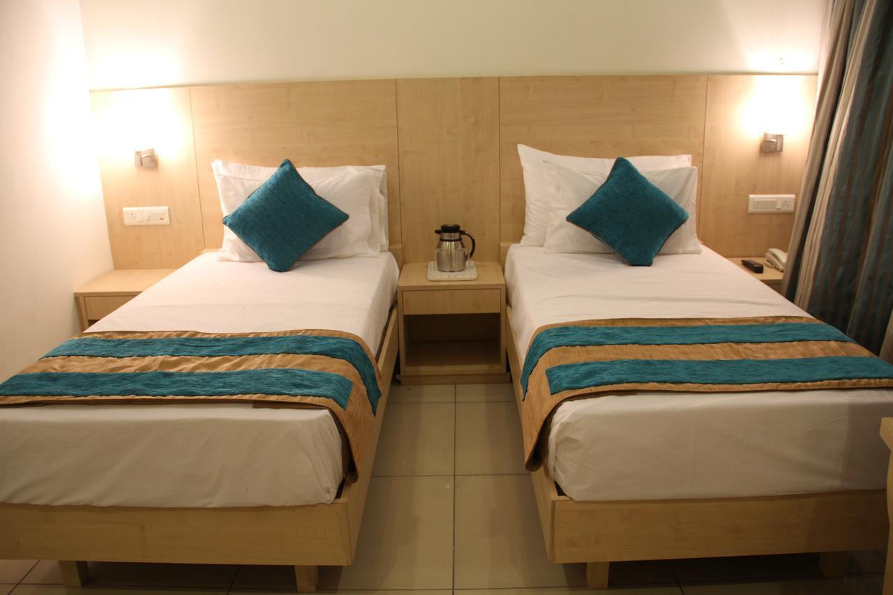 Hotel Southern Grand Vijayawāda Екстериор снимка