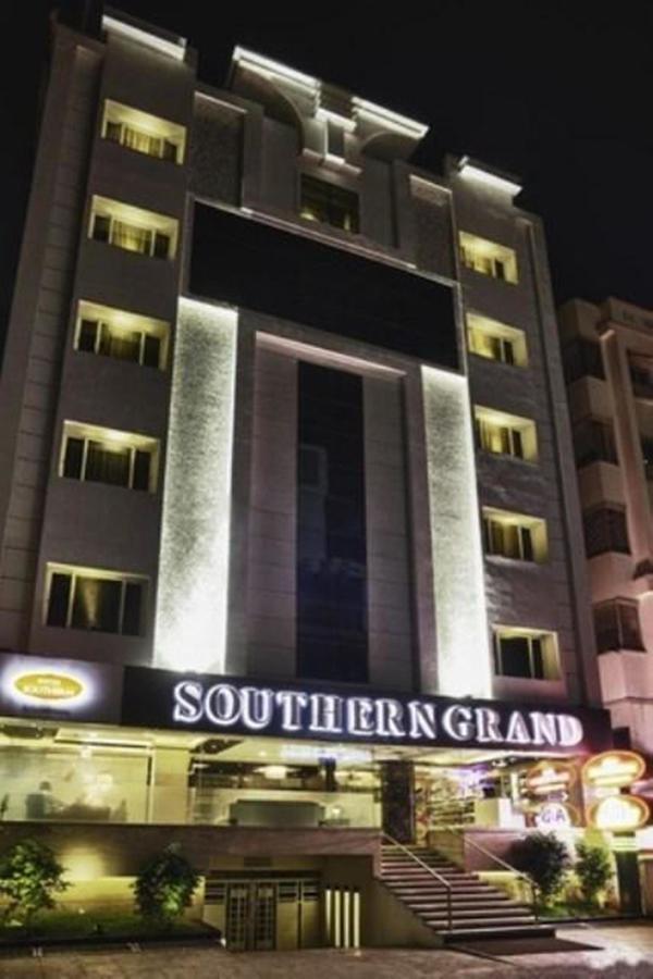 Hotel Southern Grand Vijayawāda Екстериор снимка